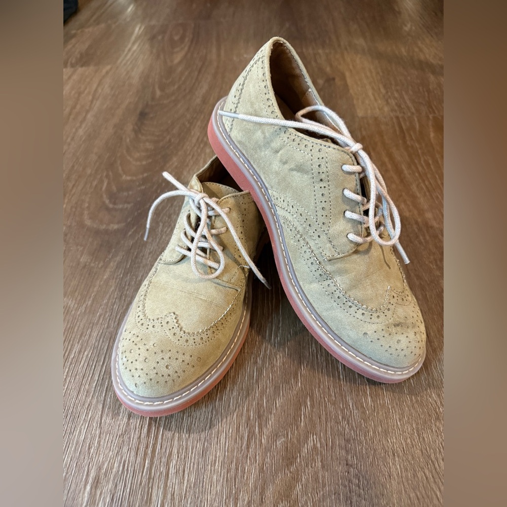 Boys Size 2, Nubuck Leatger Cole Haan Beige Brogue Oxford Shoes